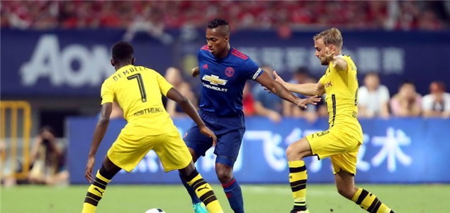 她的表现也 她的表现也